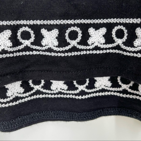 Grace Elements Black Dress With White Floral Embroidery and Silver Details 1X - Picture 2 of 5